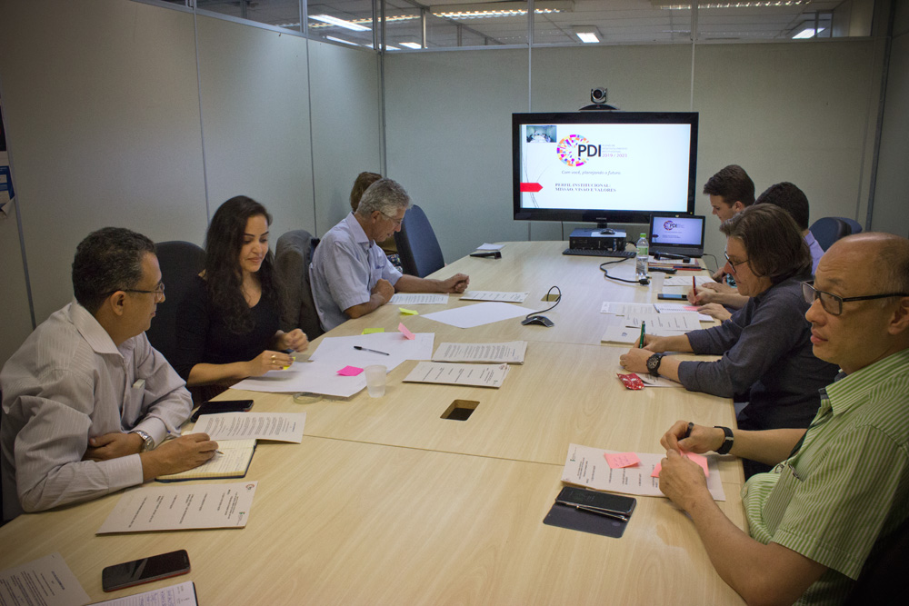 Comissão Local se reúne para iniciar as discussões do primeiro capítulo do PDI.