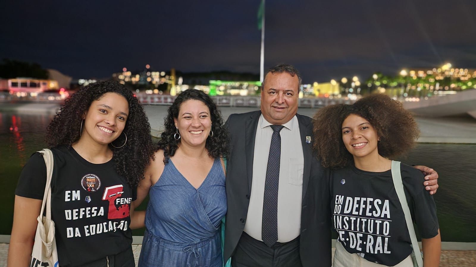 Reitor com alunos do DCE do IFSP