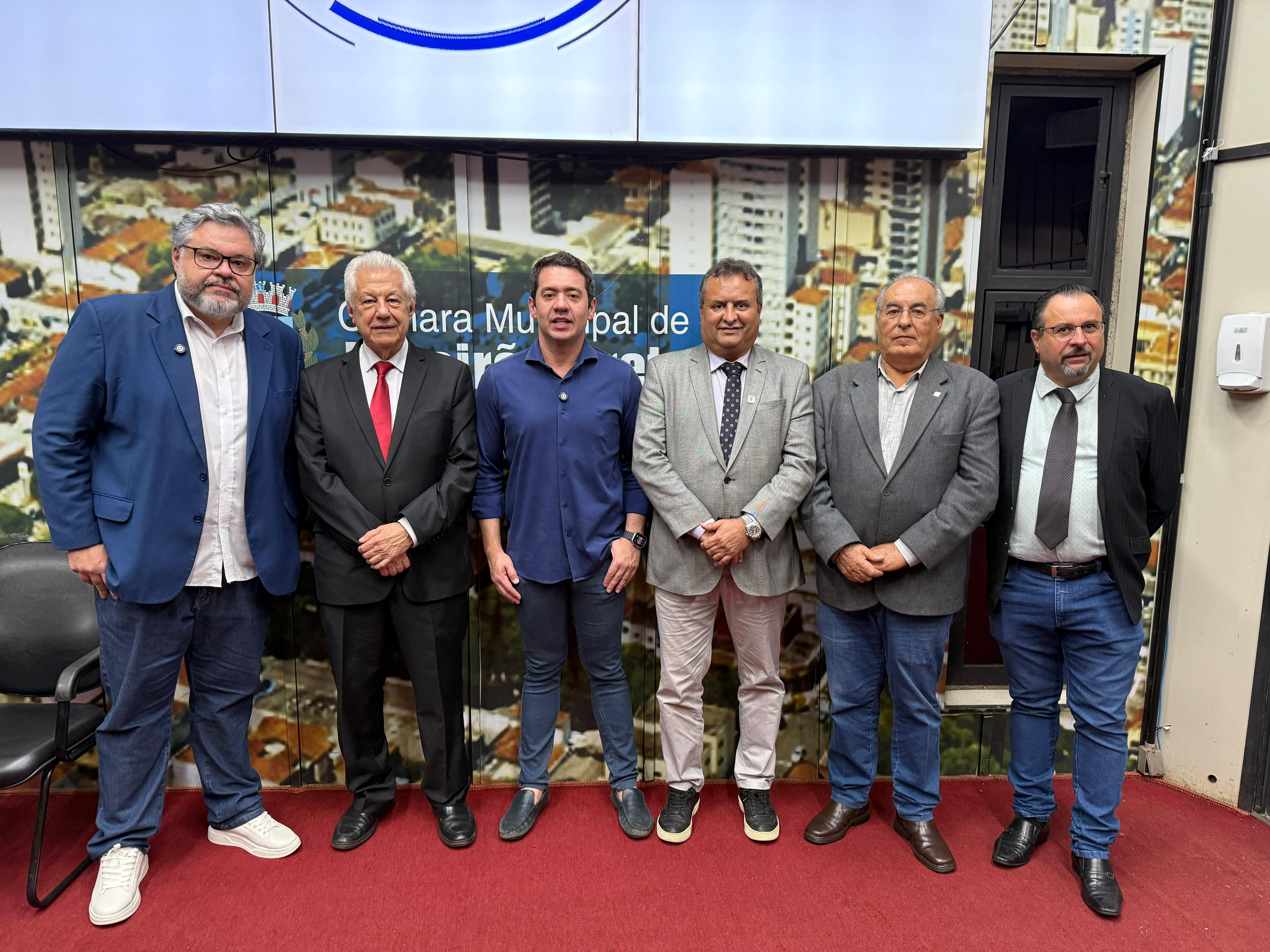 Da esquerda para a direita: Alessandro Maraca, Arlindo Chinaglia, Ricardo Silva, Silmário Batista dos Santos, José Afonso Carrijo Andrade e Paulo Sérgio Calefi