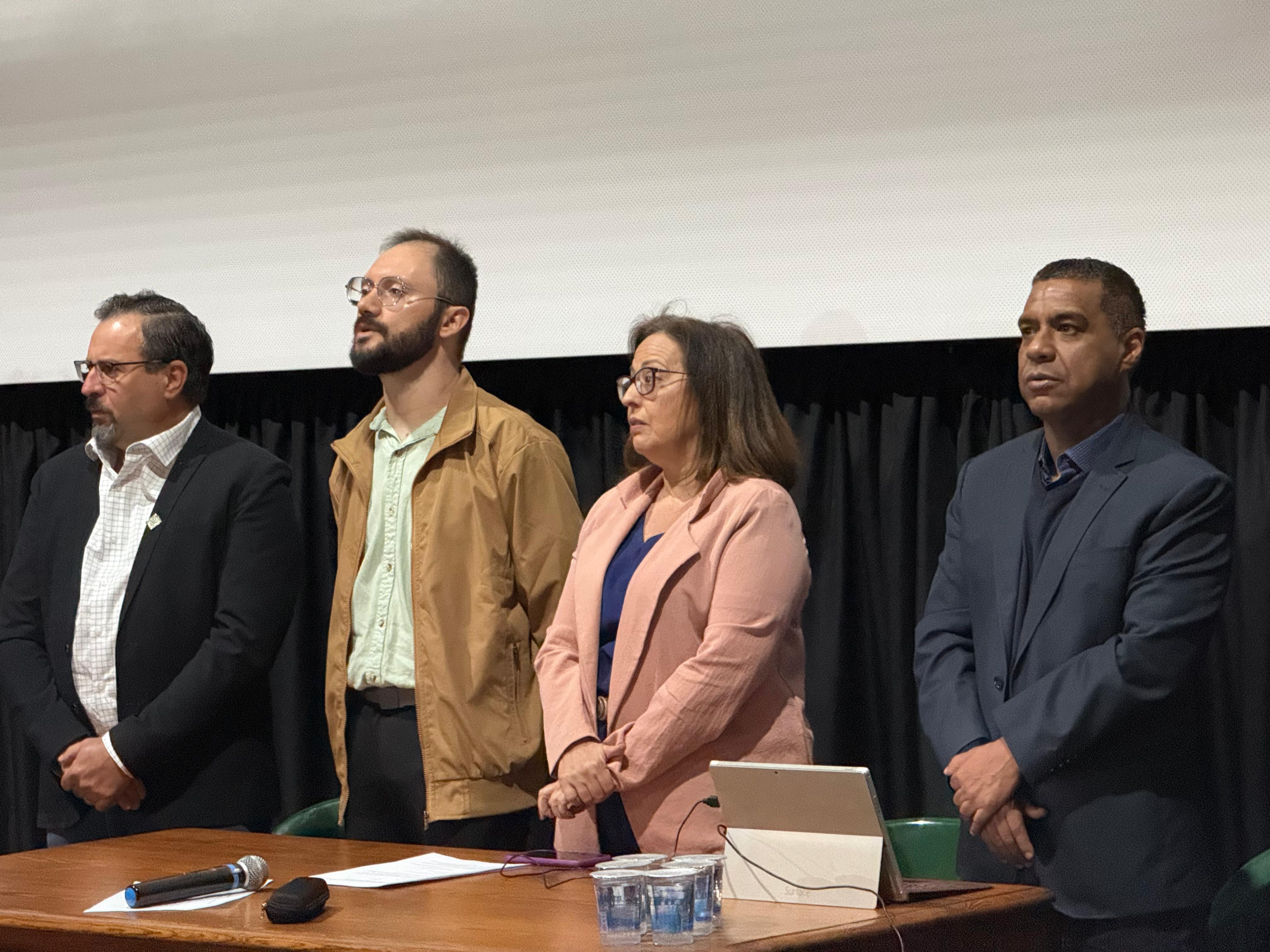 Da esquerda para a direita: Paulo Sérgio Calefi (diretor-geral do Campus Ribeirão Preto do IFSP), Plinio Alexandre dos Santos Caetano (diretor-geral do Campus Sertãozinho do IFSP), Juliana Pimenta (pró-reitora de Ensino e Políticas Estudantis do IFSP) e Valdir Martins (secretário municipal de Educação de Ribeirão Preto) 