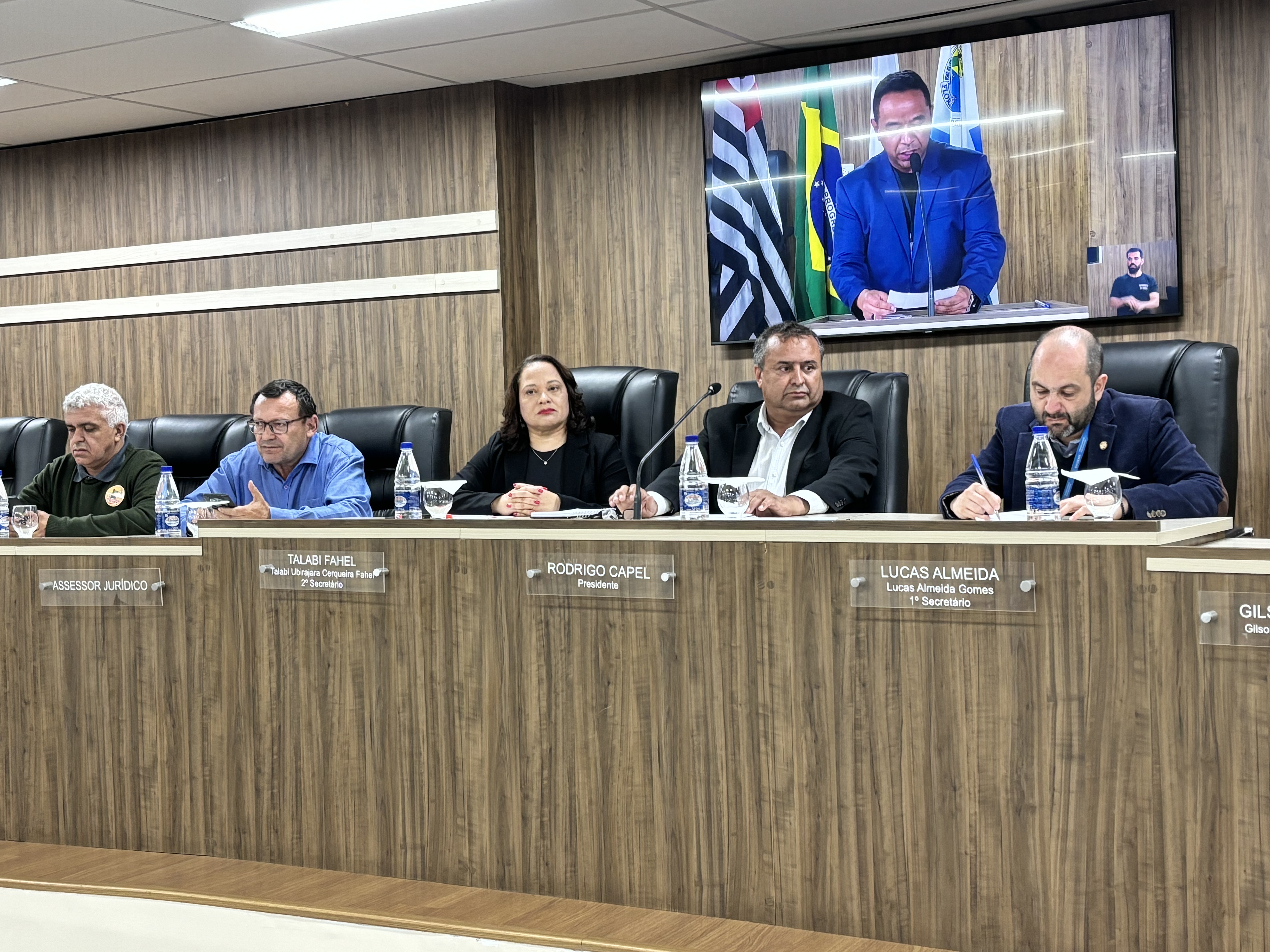 Claudia e Silmário (de camisa branca)