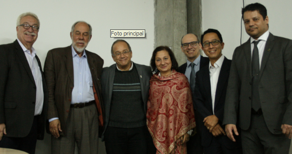 Da esquerda para direita: Newton Lima (assessor da Reitoria), Jorge Almeida Guimarães (presidente da Embrapii), Gesil Sampaio Amarante II (diretor do Fortec), Ana Torkomian (diretora do Fortec), Tadeu Pissinati Sant'anna (diretor da Fábrica de Ideias do IFES), Adalton Ozaki (diretor do Núcleo de Inovação Tecnológica) e Alexandre Chahad (diretor Executivo da Agência de Inovação e Transferência de Tecnologia do IFSP)